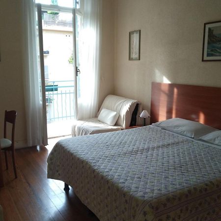 Hotel Lucciola Бордигера Экстерьер фото